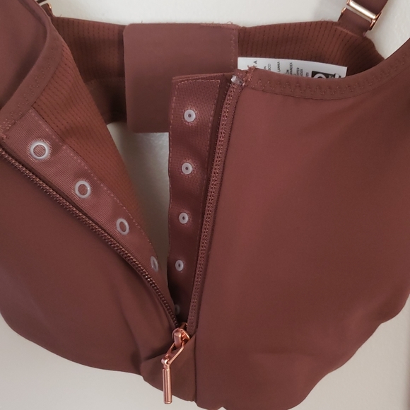 Sports Bra - Picture 4 of 5